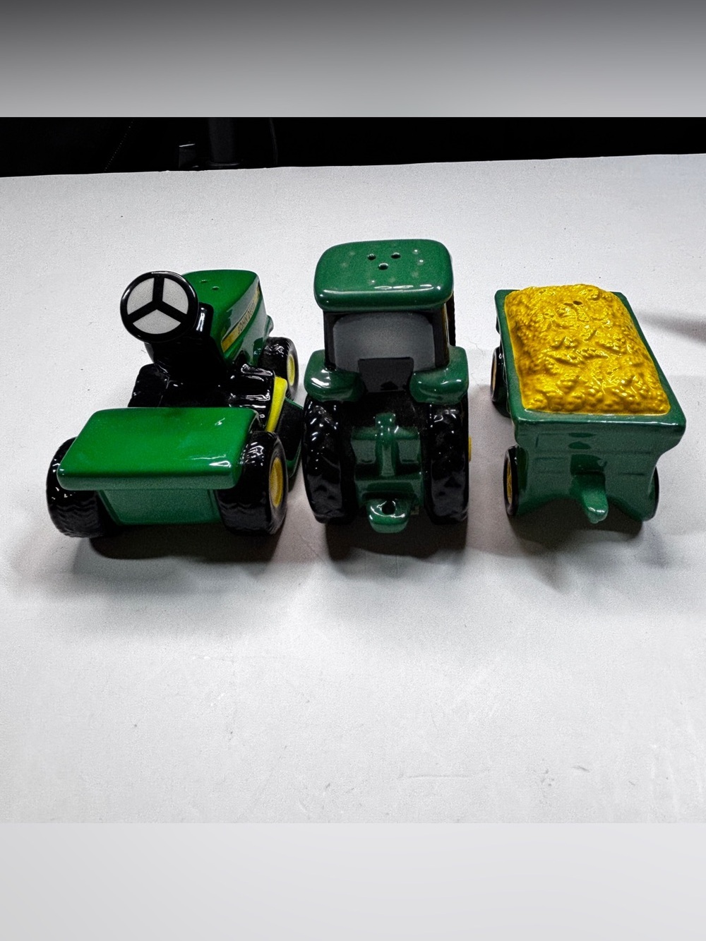 John Deere Tractor Salt and Pepper Shakers country tin tray country farm - Picture 3 of 13